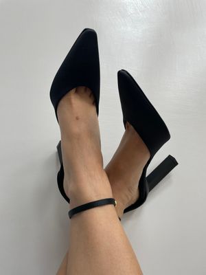 Sandalo Ovyé in raso nero