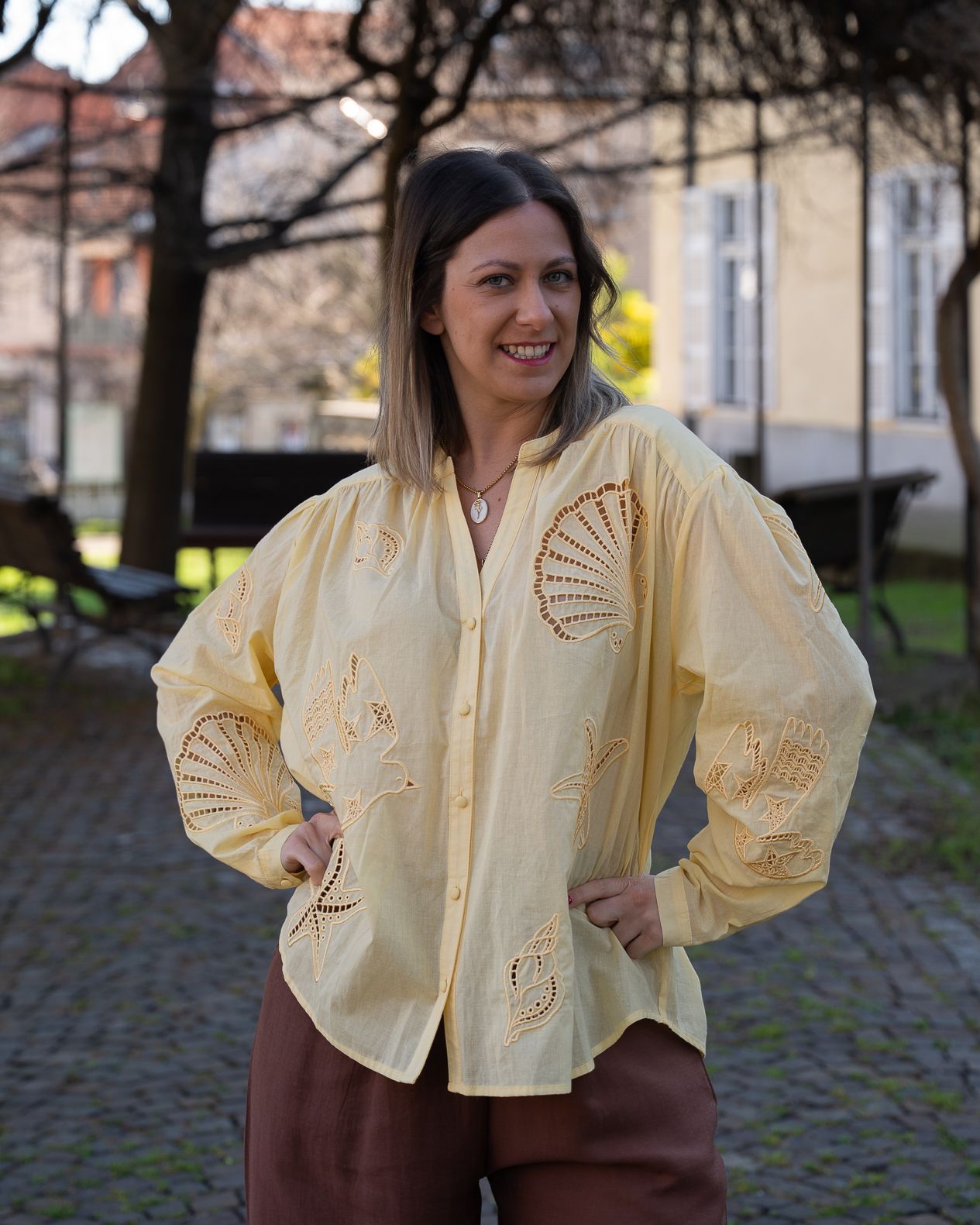 Camicia over La Petite Étoile giallo