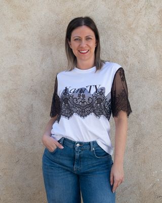 T-Shirt bianca con maniche in pizzo moro