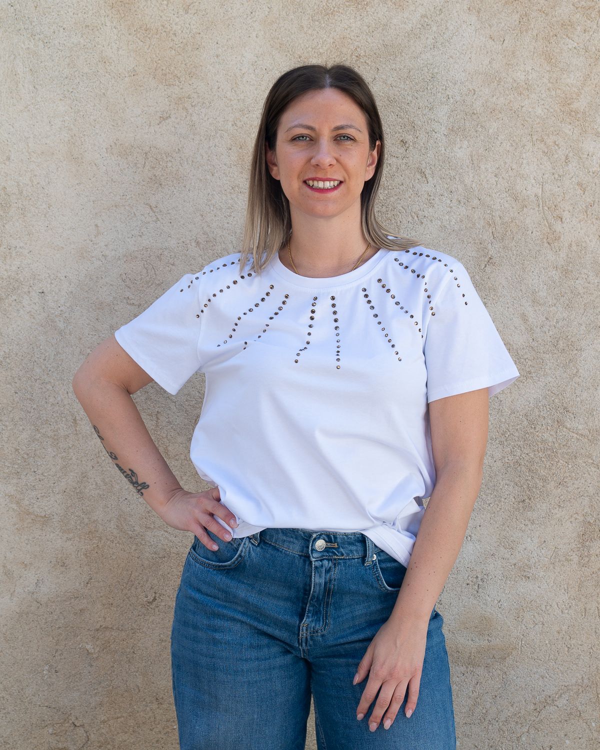 T-Shirt basic bianca con strass moro