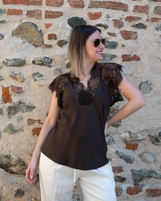 Blusa in raso Maryley con dettaglio in pizzo moro