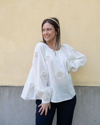 Blusa over La Petite Étoile panna con patch in sangallo