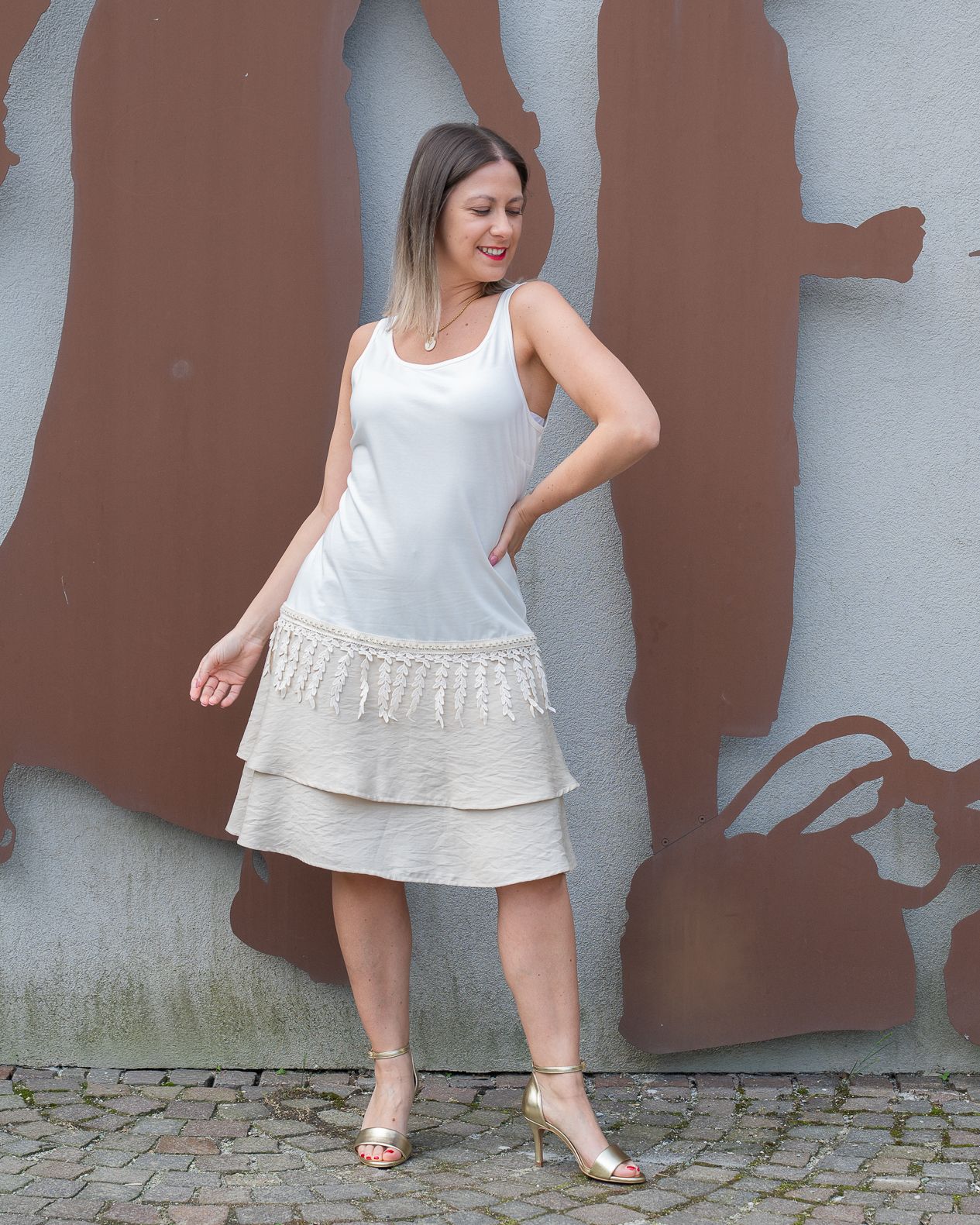Abito Fly Girl panna con balze