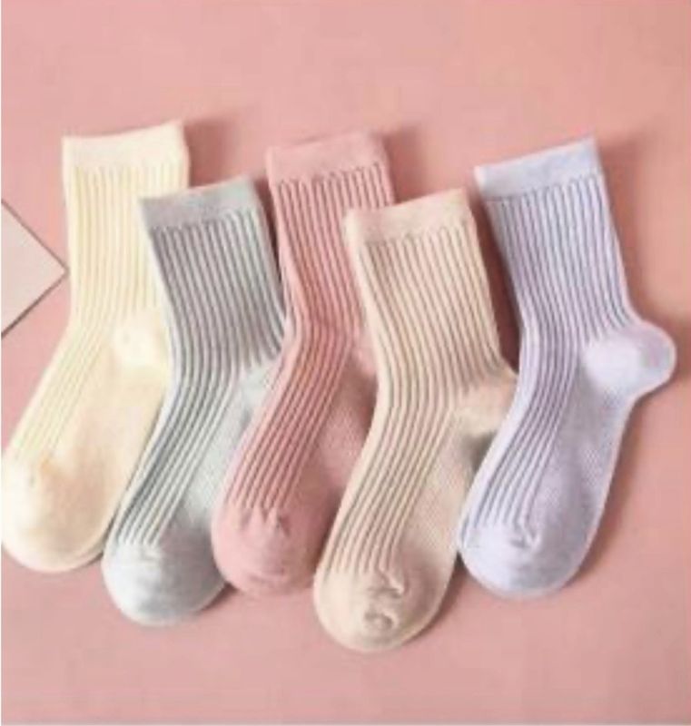 5-Pack Women&#39;s Multi-Color Sport Socks – Soft, Stylish, and Ready to Move!