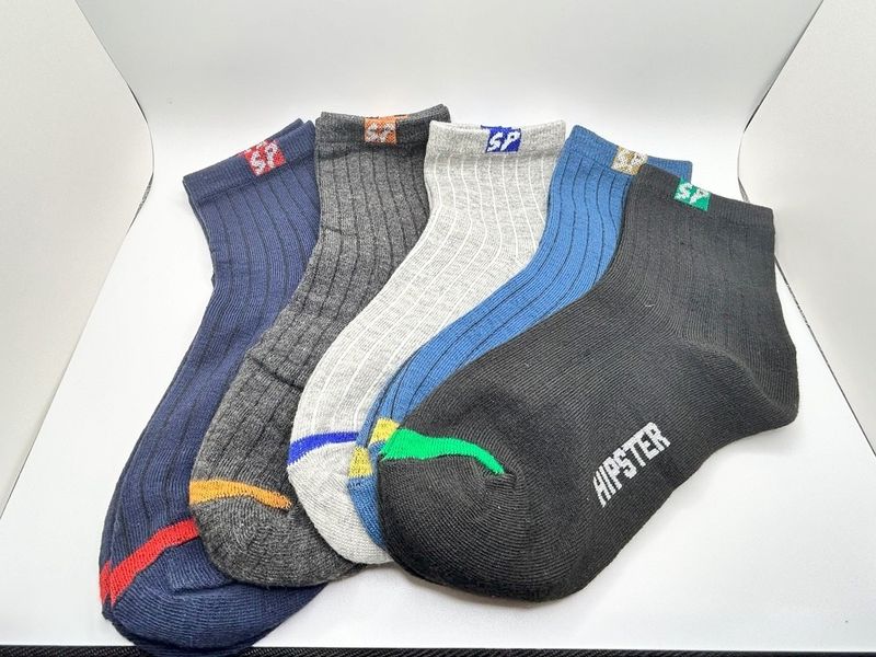 5 Pack Men&#39;s and Boy&#39;s multi color Polyester Cotton Casual Socks