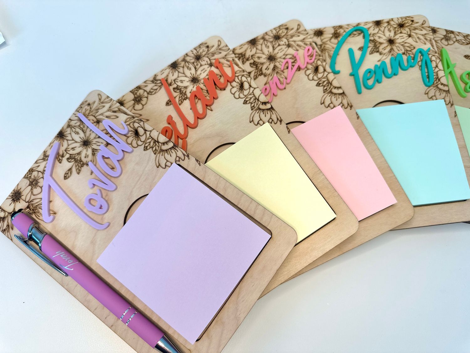 Custom post it holder /pen set
