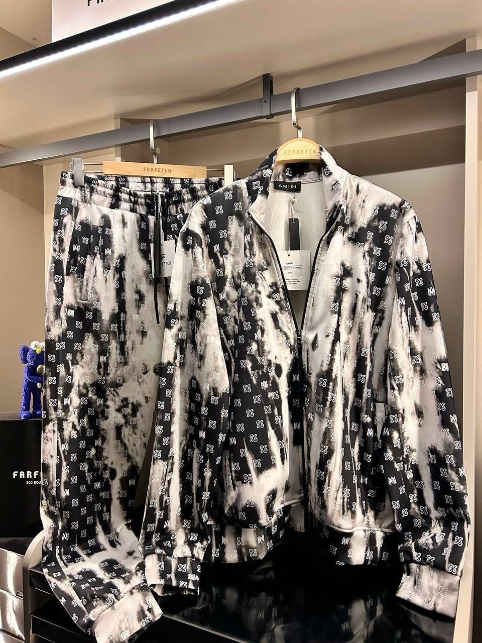 Amiri Set