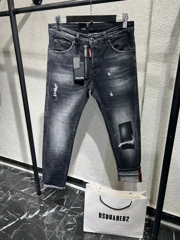 A   DSQ2 JEANS