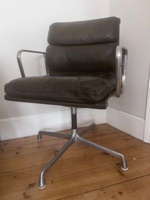 VINTAGE EAMES HERMAN MILLER BROWN LEATHER SOFT PAD GROUP CHAIR.1st Edition