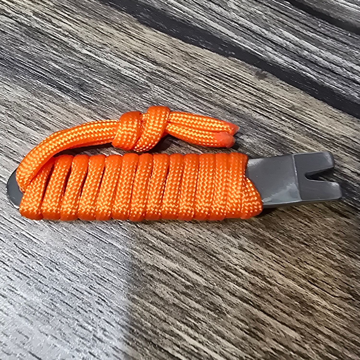 Mini Paracord Crow Bar