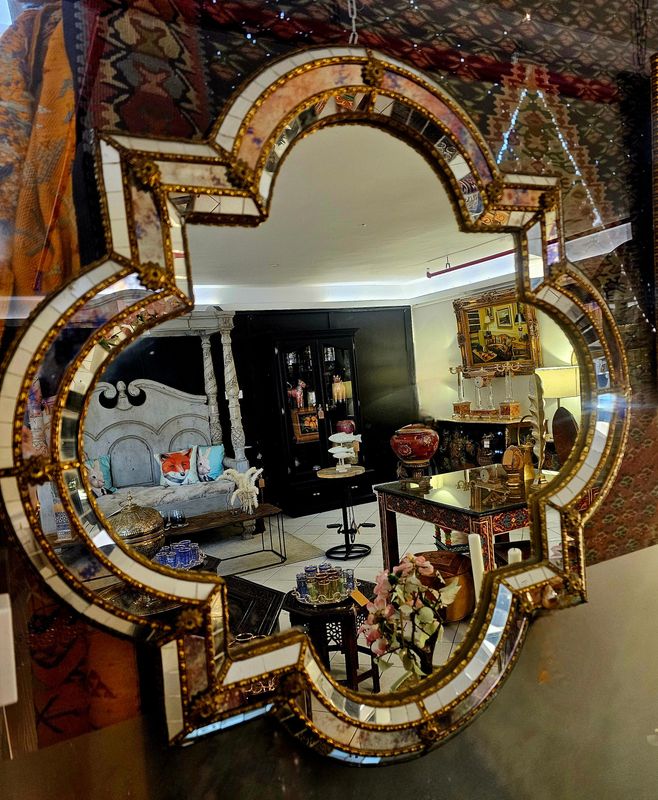Mirrors &amp; Frames