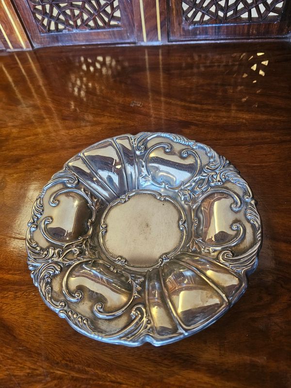 CHISELED EMOBOSSED SILVER PLATED PLATE