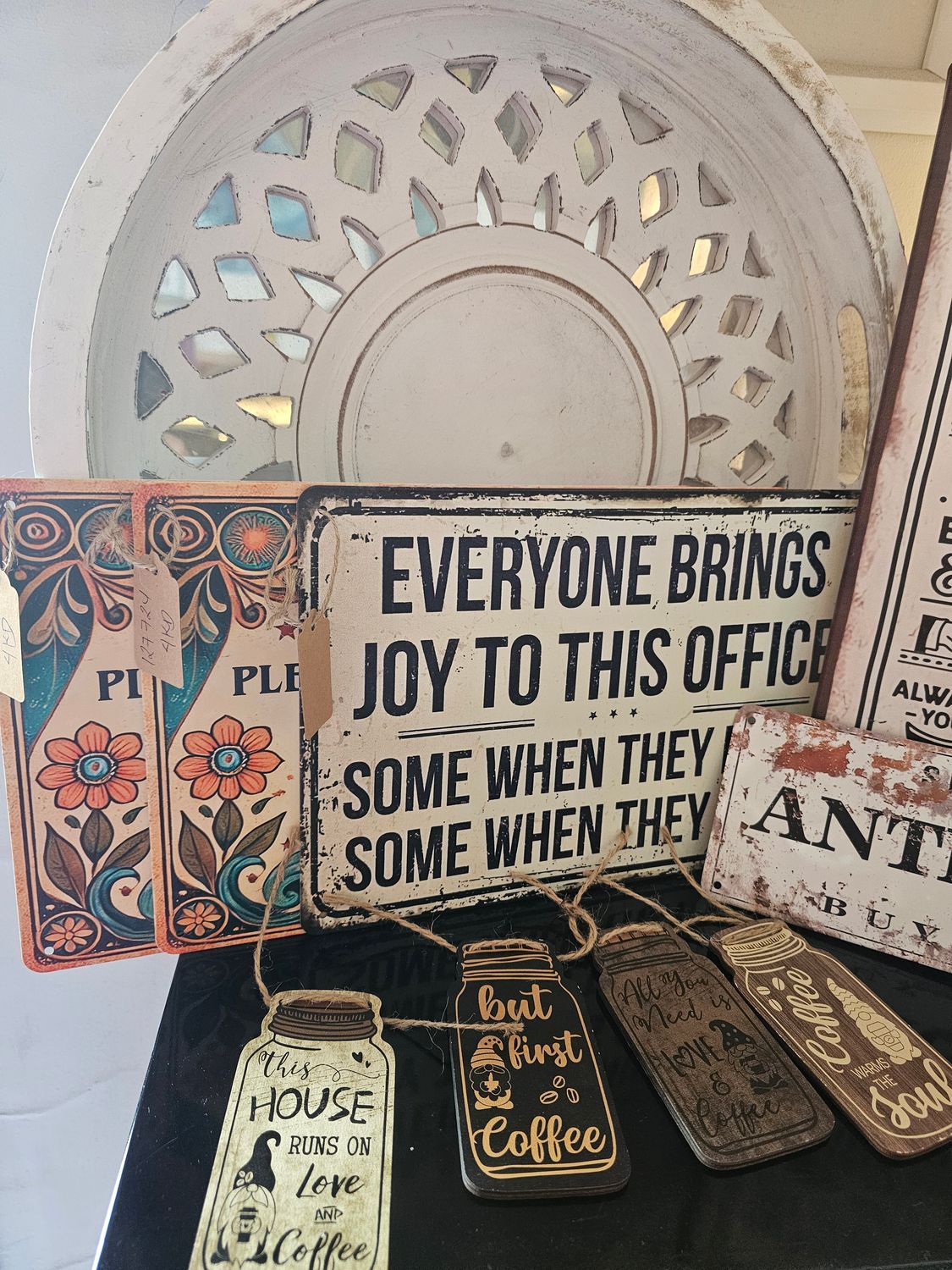 RECTANGULAR SIGNS AND SQUARE