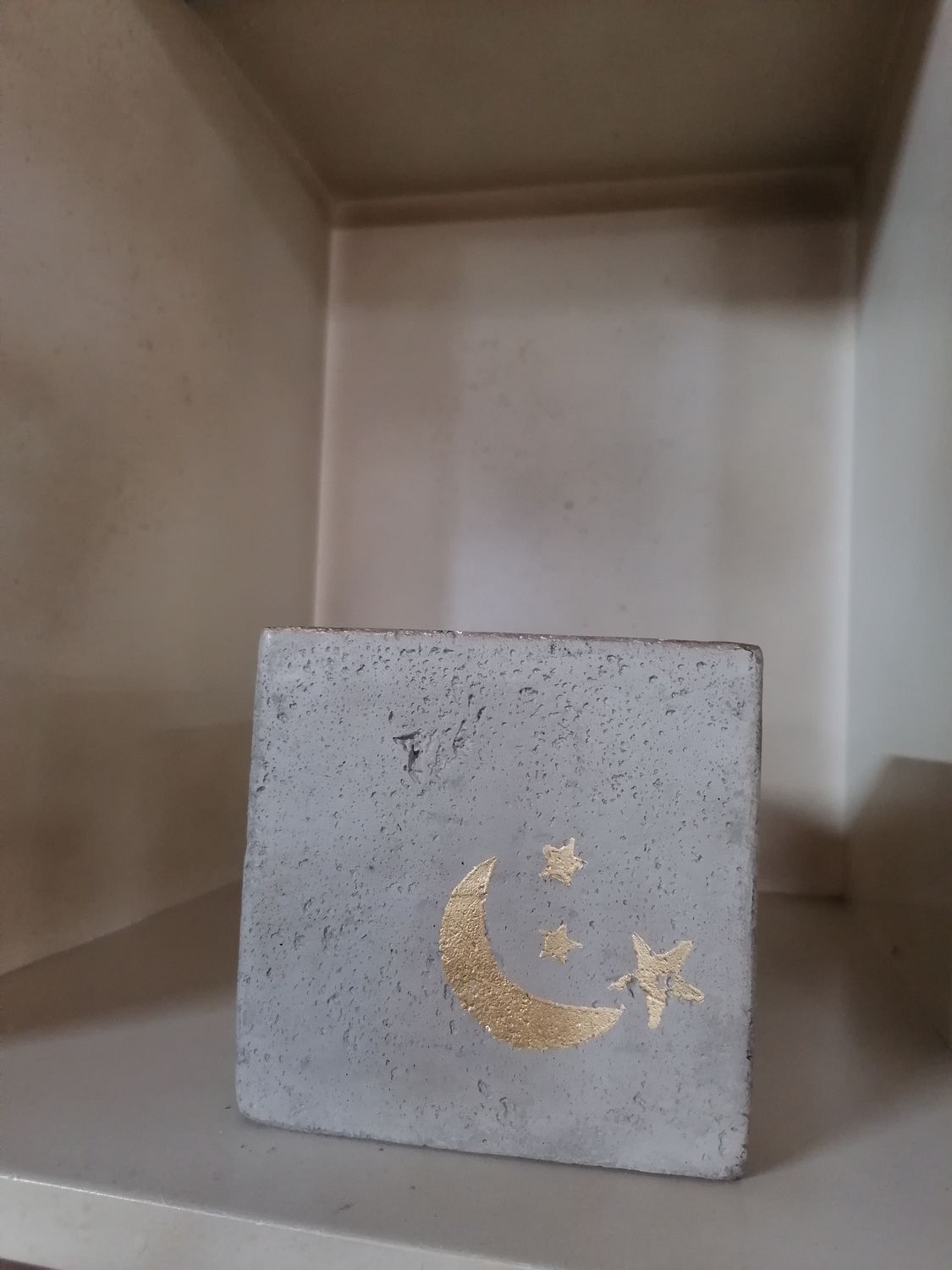 SMALL CONCRETE RUSTIC GRAY PLANT POT