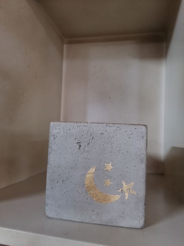 SMALL CONCRETE RUSTIC GRAY PLANT POT