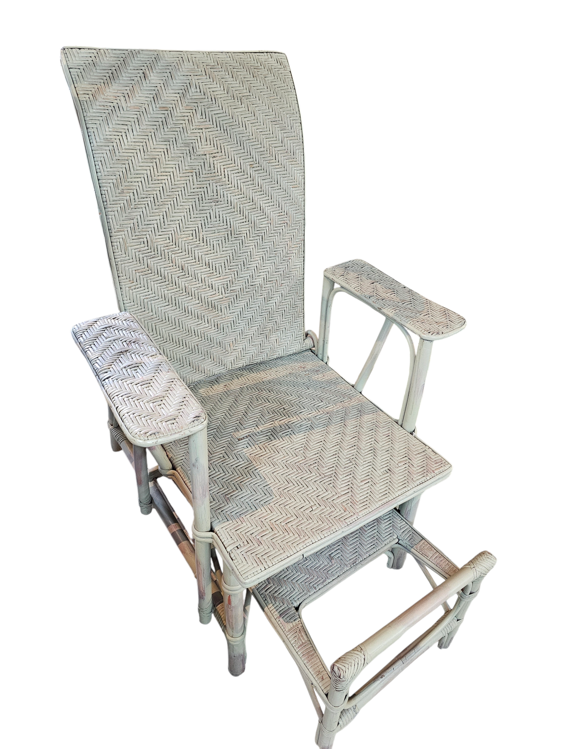 WOODEN ROCKING CHAIR