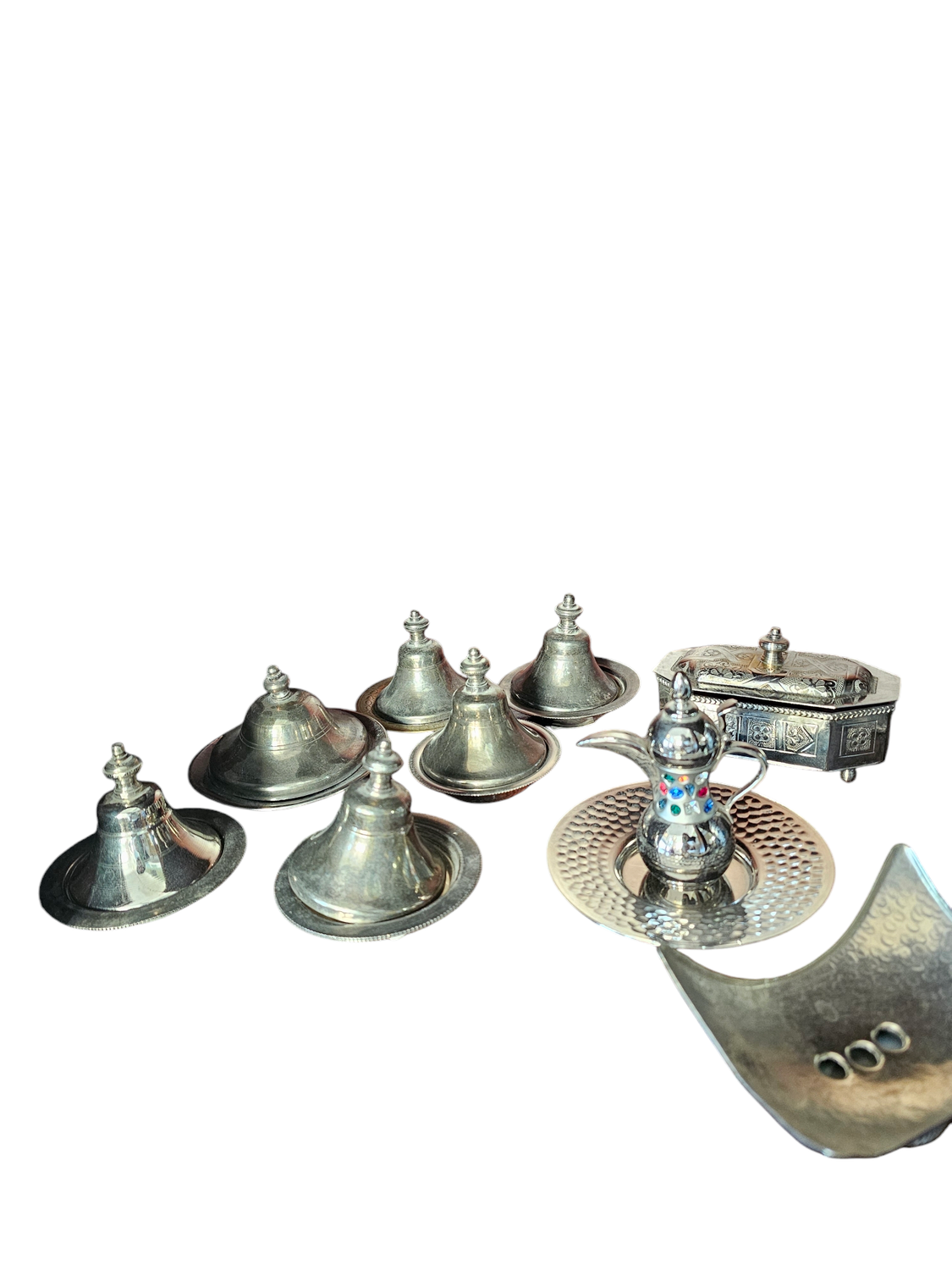 ASSORTED SILVER DECORATIVE ITEMS