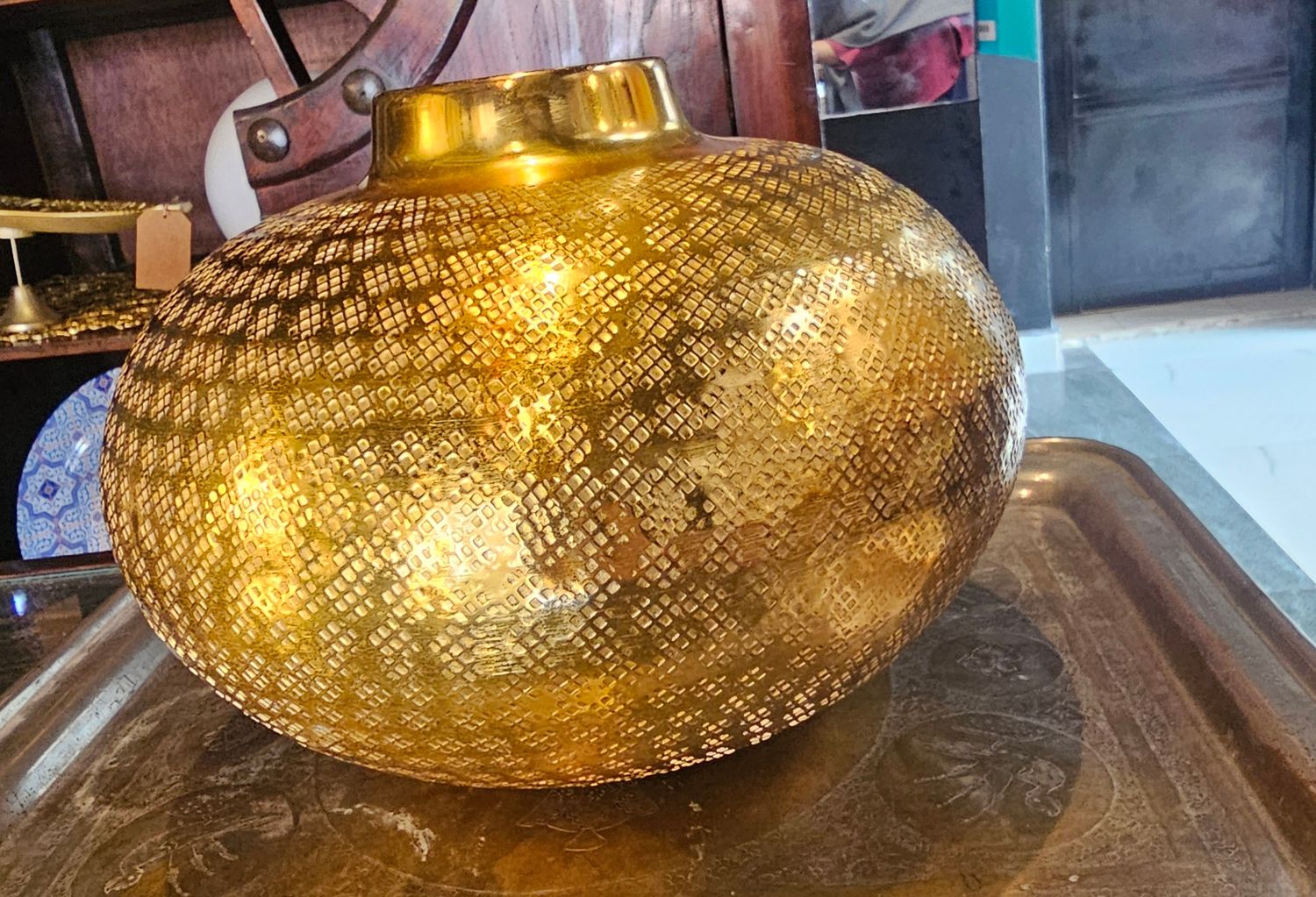 SMALL ALUMINUM GOLD  ROUNDHAMMERED FLOWER VASE