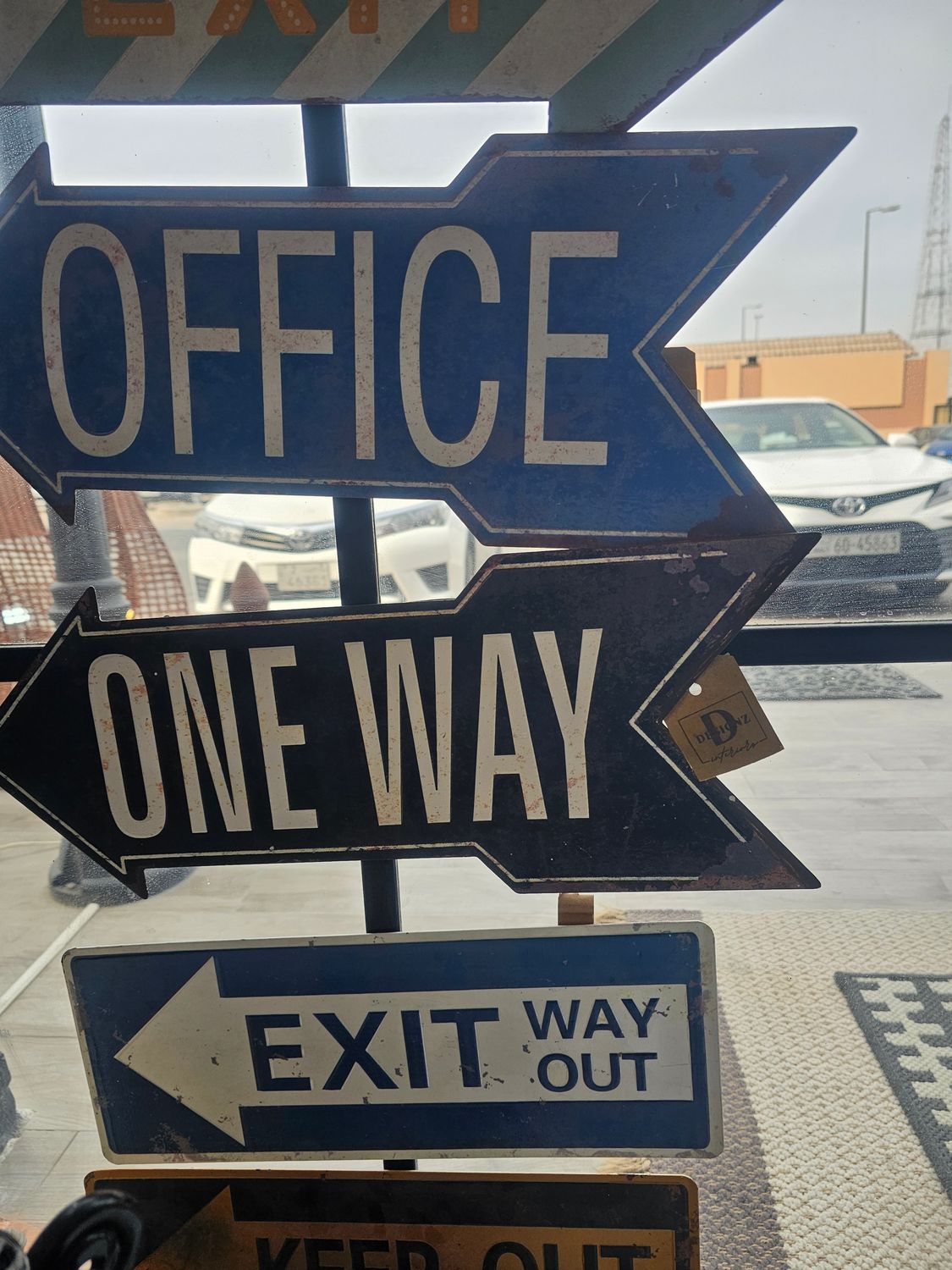 BLACK ONE WAY WALL DECORATION 47x19