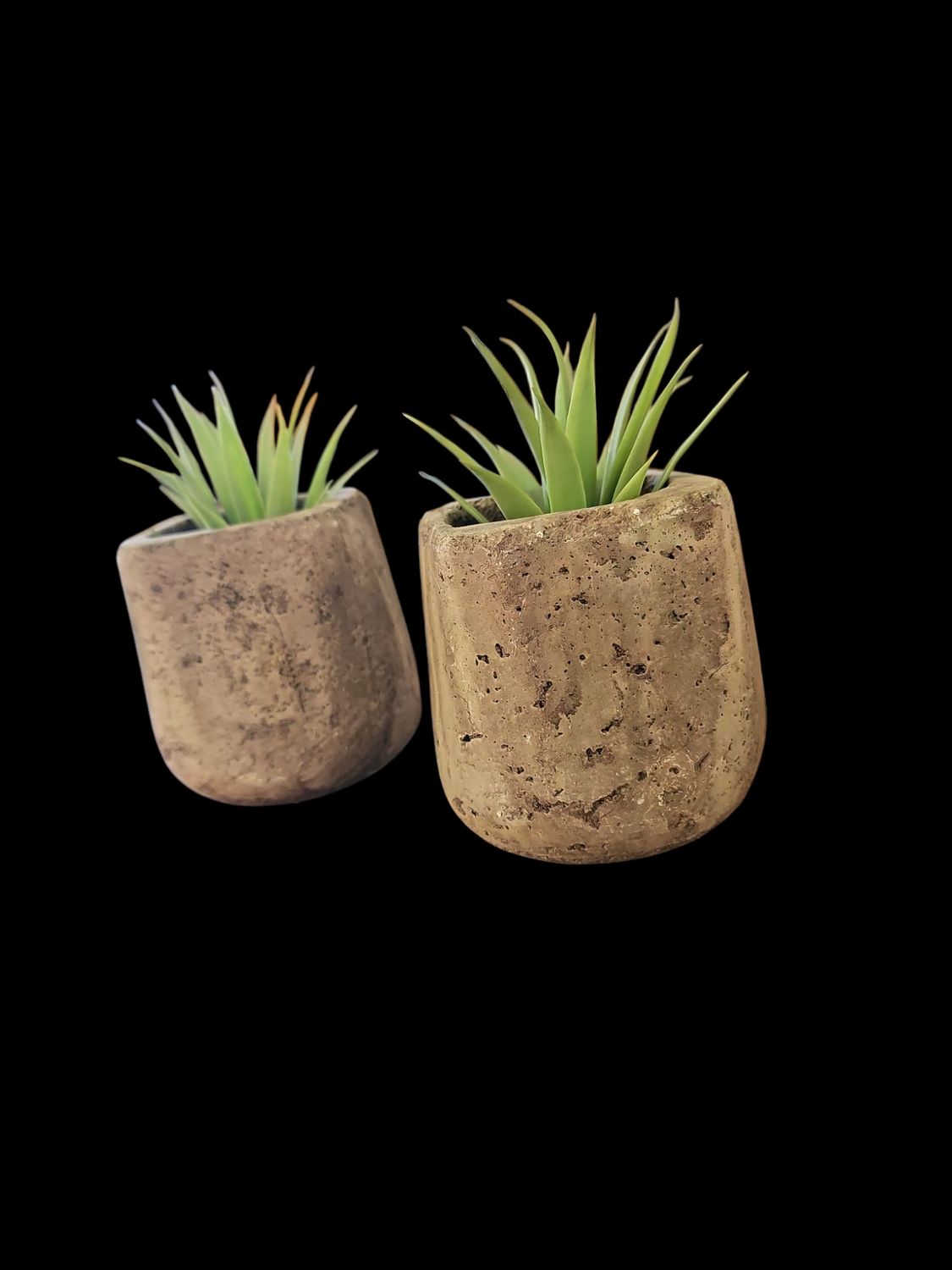 CONCRETE POT PLANTER