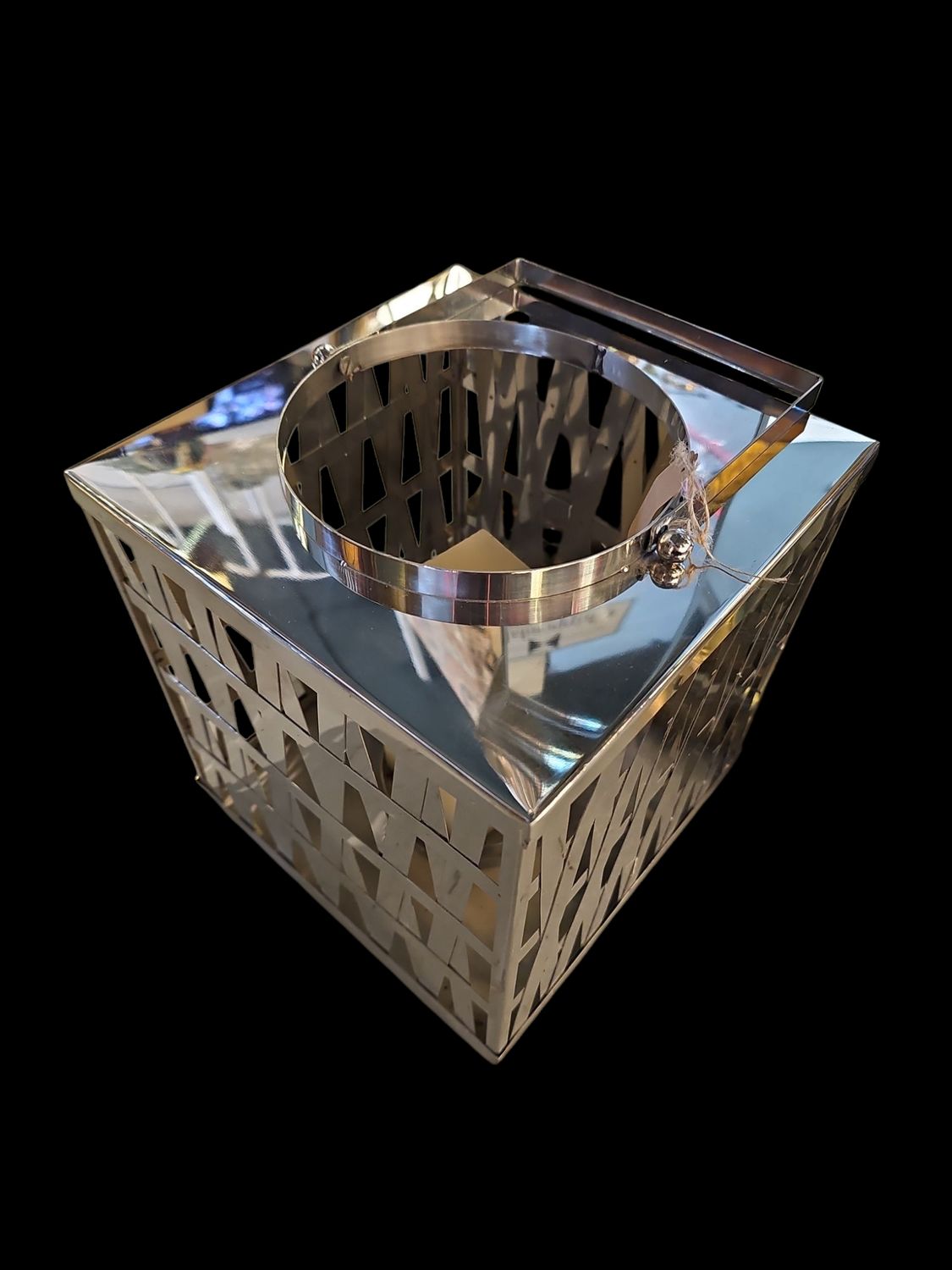 STAINLESS STEEL DECORATIVE CANDLE HOLDER