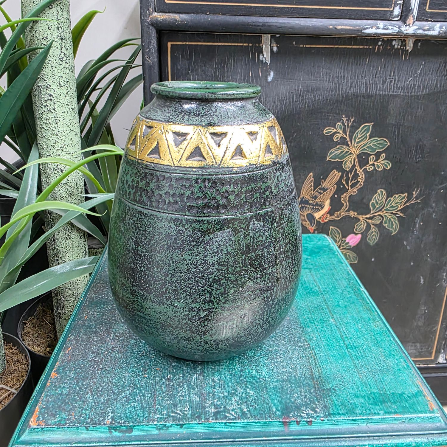 MID CENTURY MODERN GREEN AND GOLD TEXTURED CERAMIC VASE