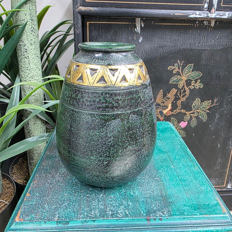 MID CENTURY MODERN GREEN AND GOLD TEXTURED CERAMIC VASE
