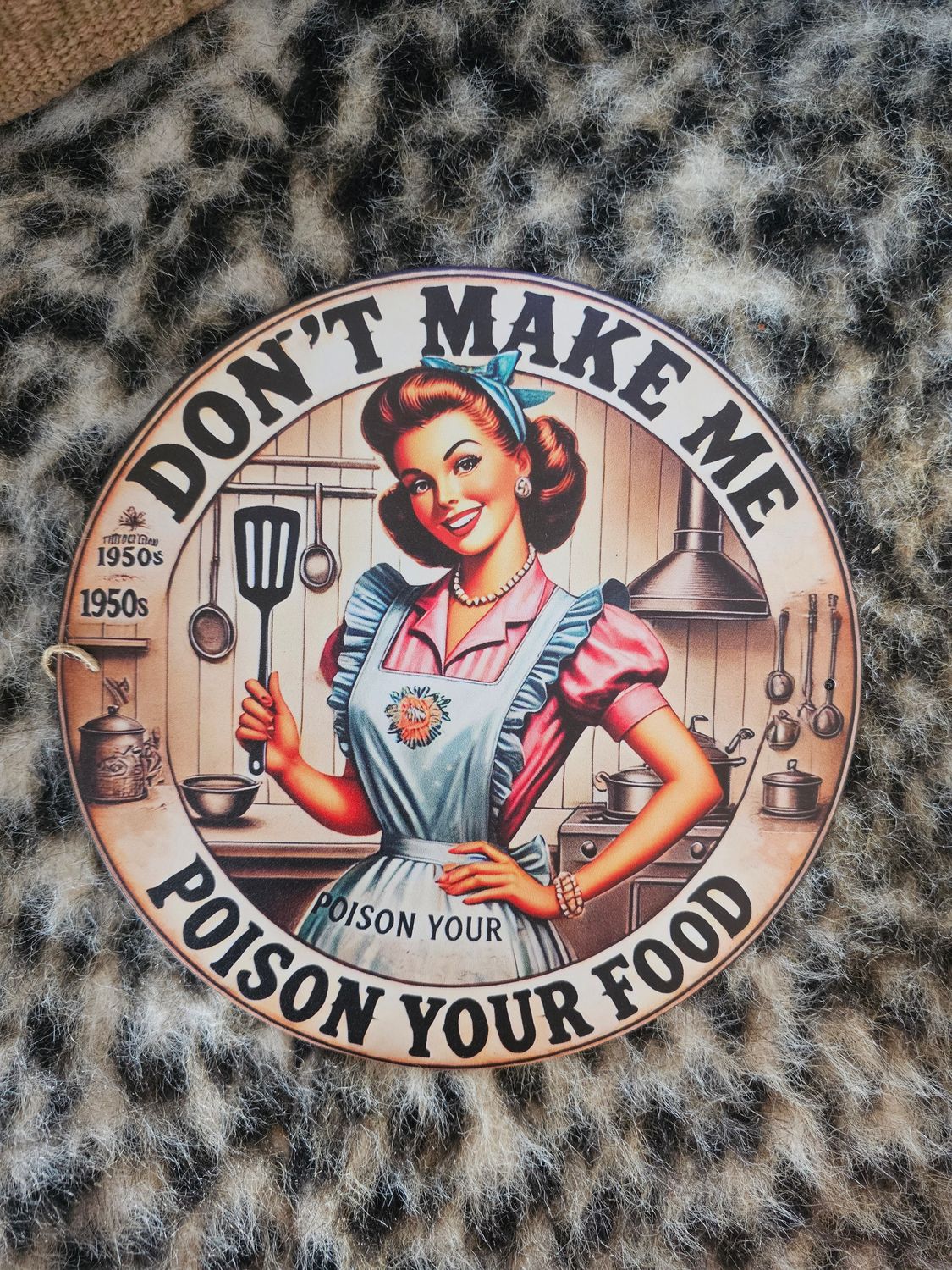 SMALL ROUND SIGNS