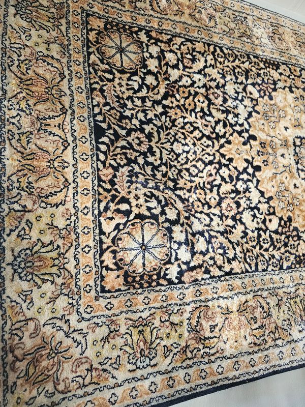 HANDMADE INDIAN SILK CARPET-