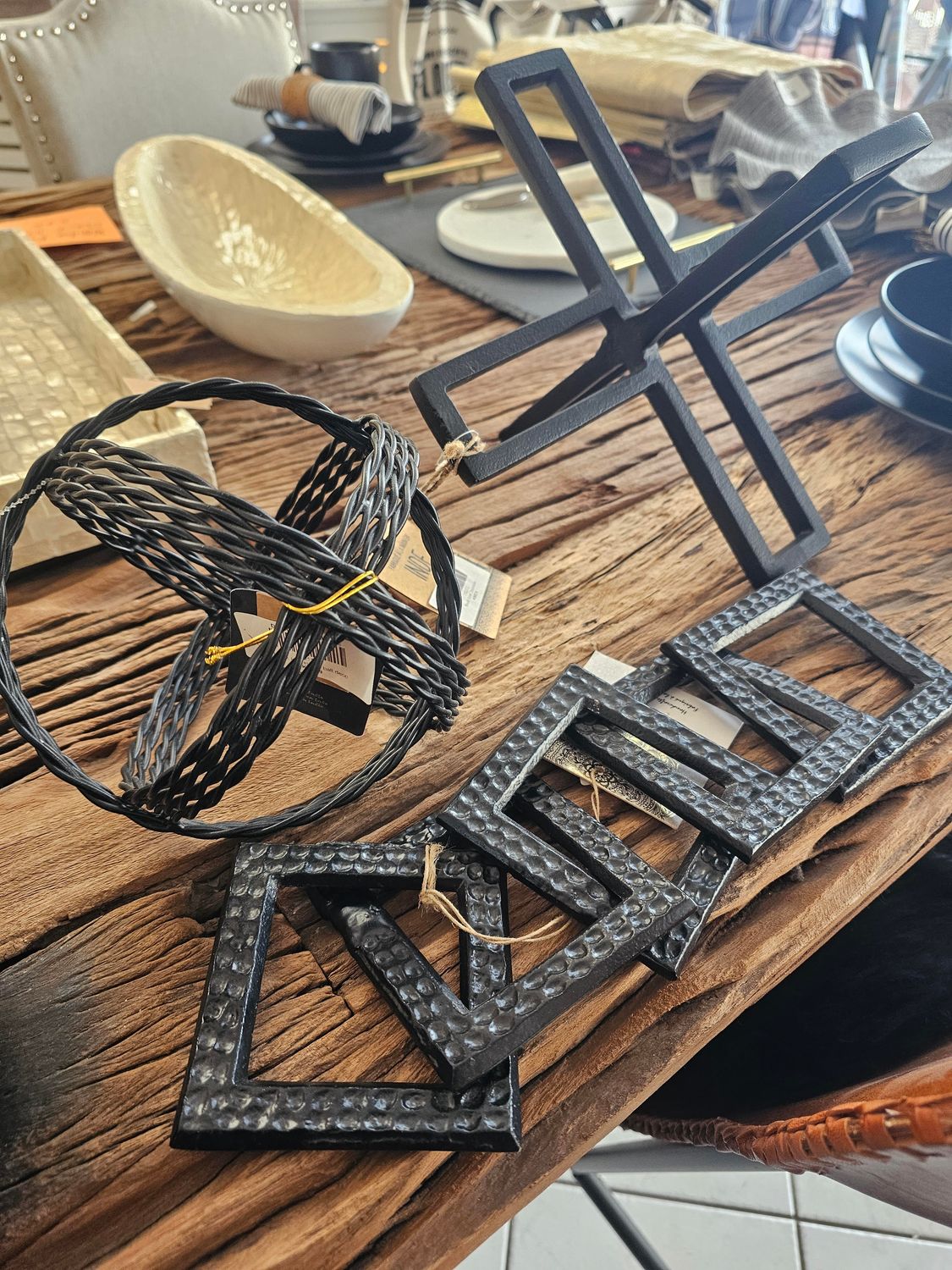 IRON MIX CHAINS AND BALLS DECORATIVE