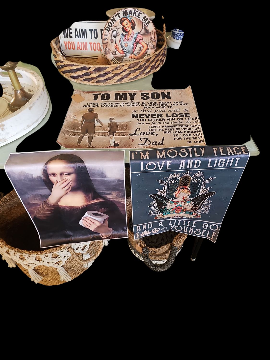 WOODEN ROUND/SQUARE ASSORTED SIGNS