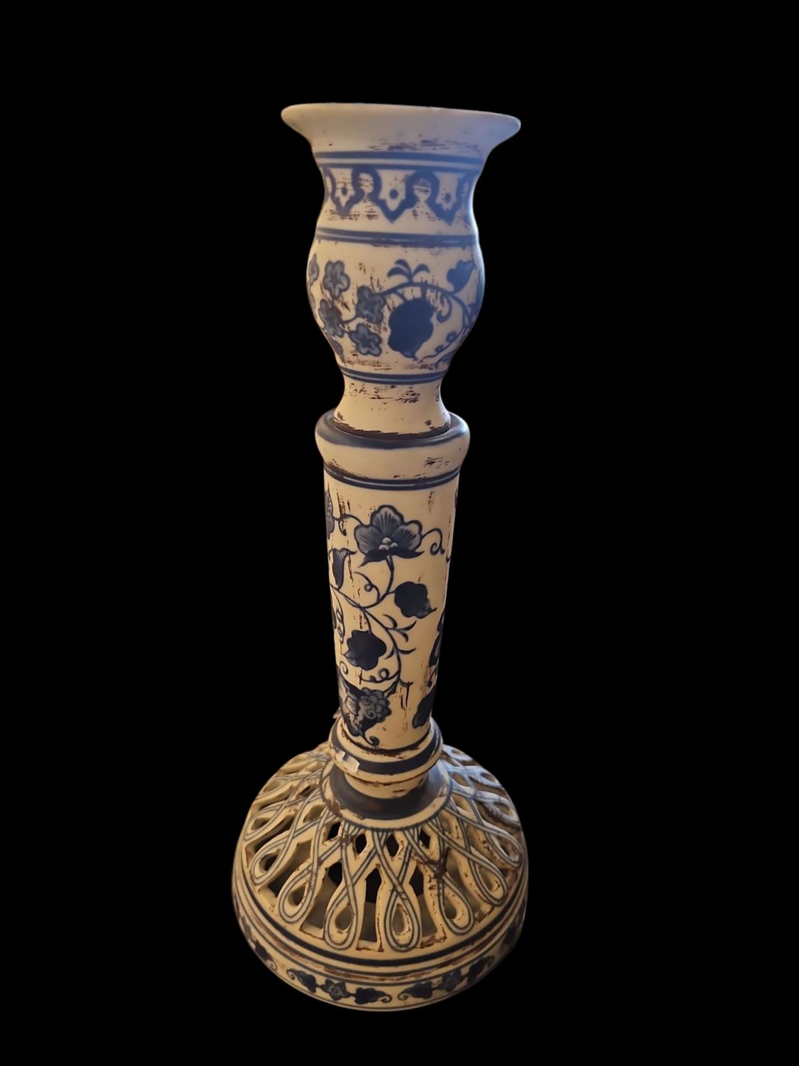 CHINESE CANDLE STICK BLUE AND WHITE CERAMIC