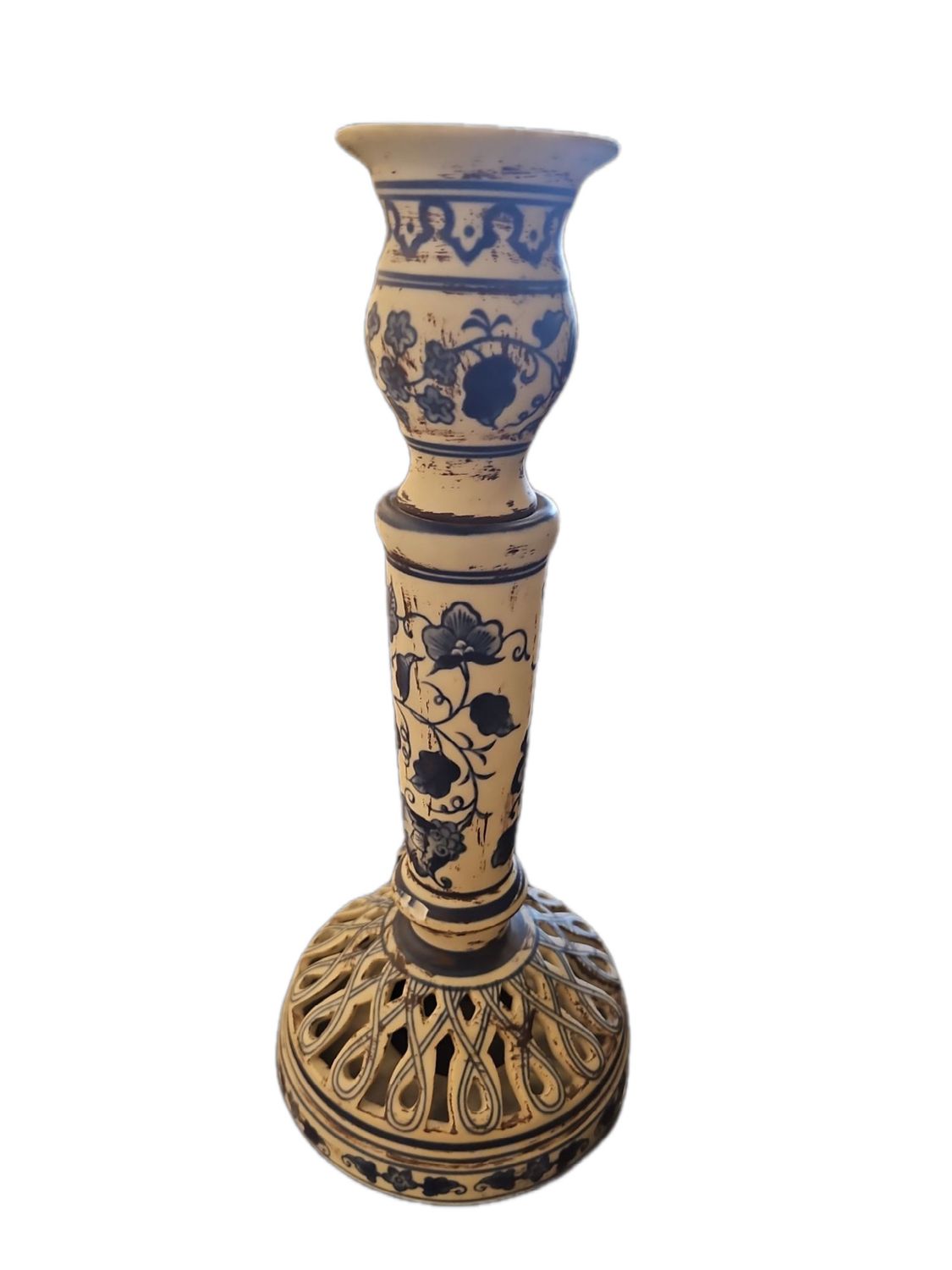 CHINESE CANDLE STICK BLUE AND WHITE CERAMIC