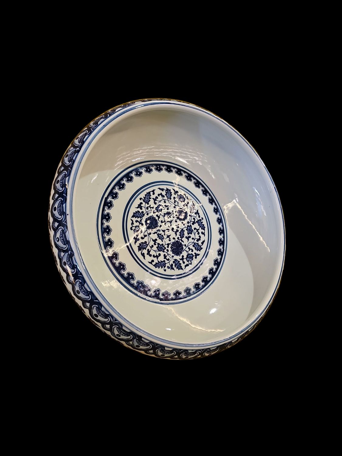 CHINESE CERAMICS BLUE AND WHITE PORCELAIN CHINAWARE LOTUS PATTERN WASH POT