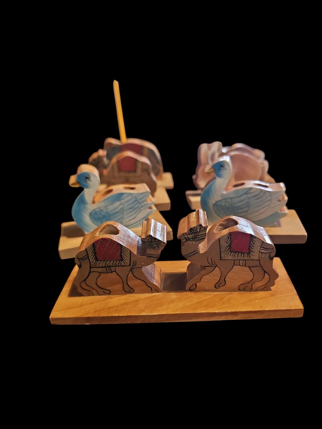 WOODEN ANIMAL FIGURE PENCIL STAND