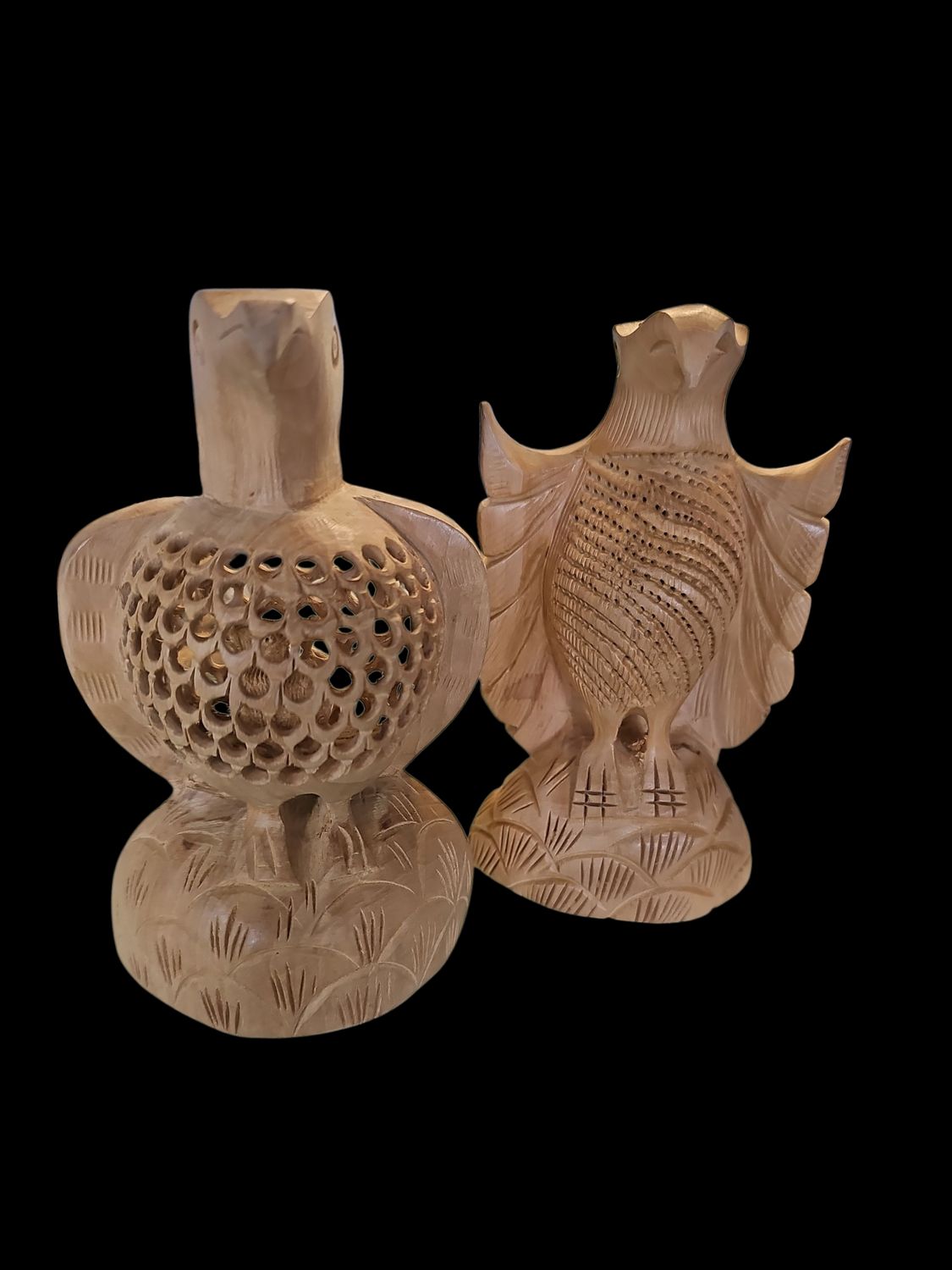 CARVED WOODEN EAGLE IN ANTIQUE WOODEN CARVED FIGURES