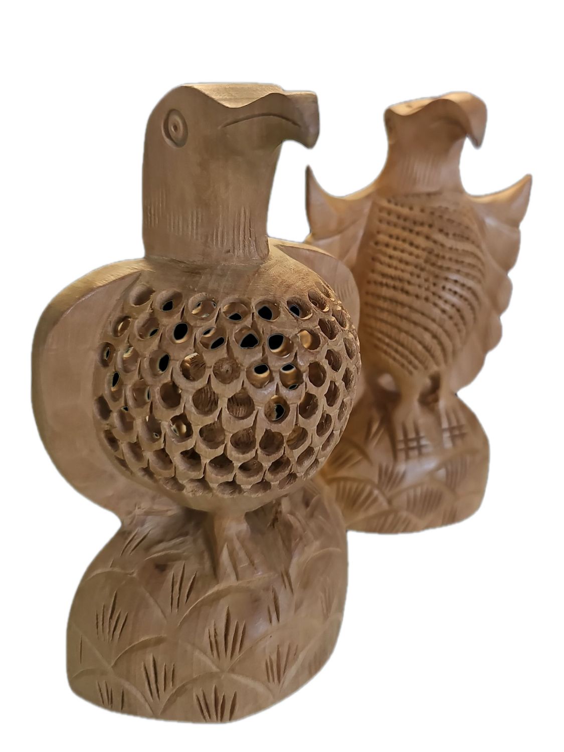 CARVED WOODEN EAGLE IN ANTIQUE WOODEN CARVED FIGURES