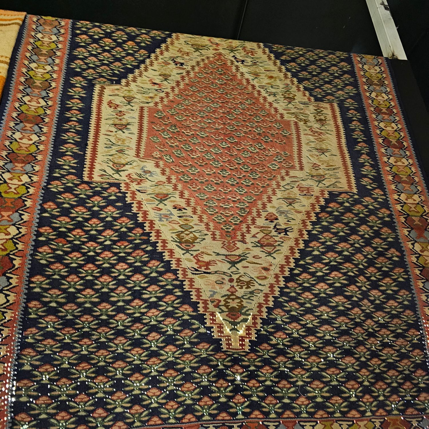 SUSANI CARPET