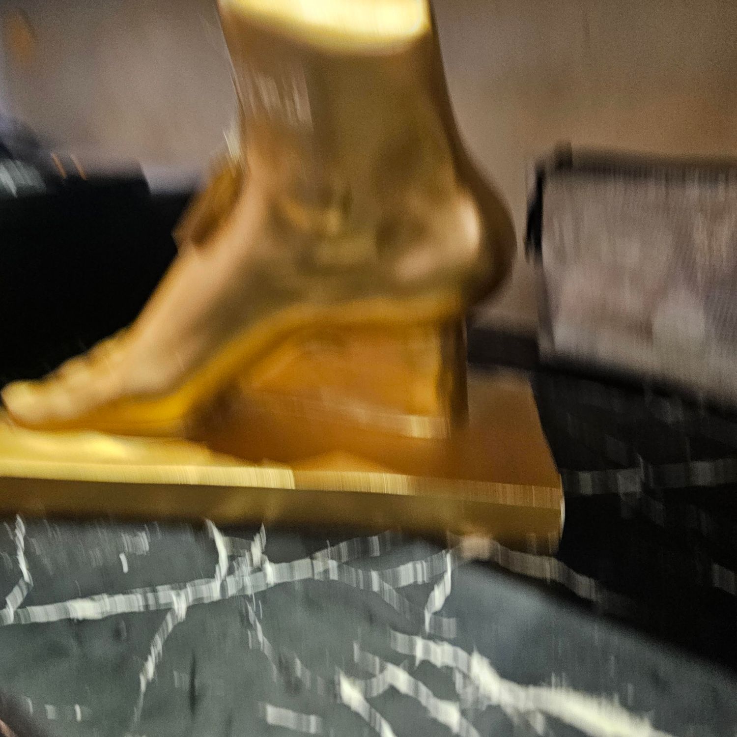 GOLD FOOT SCULPTURE DECOR