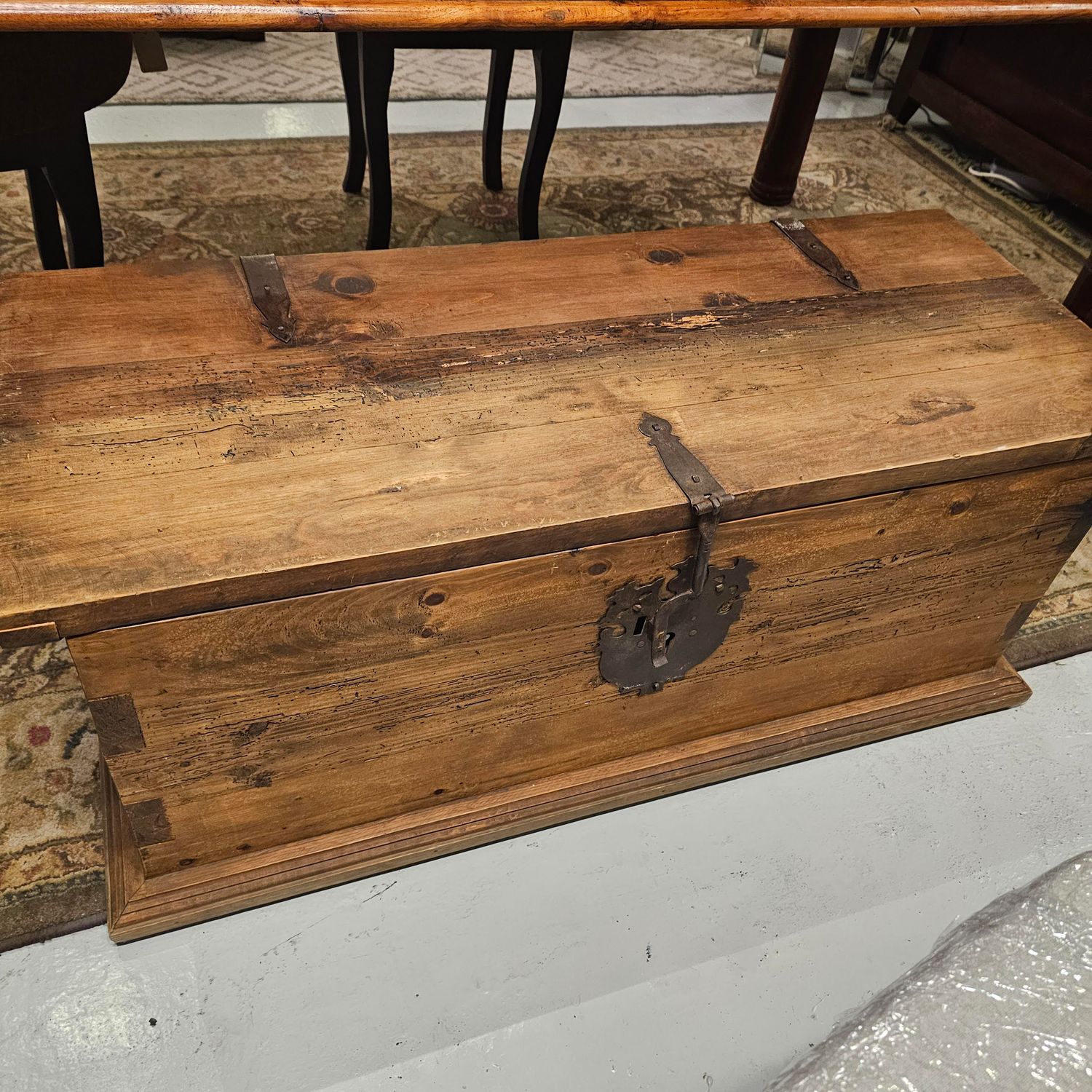 RUSTIC PINE TRUNK CHEST BOX