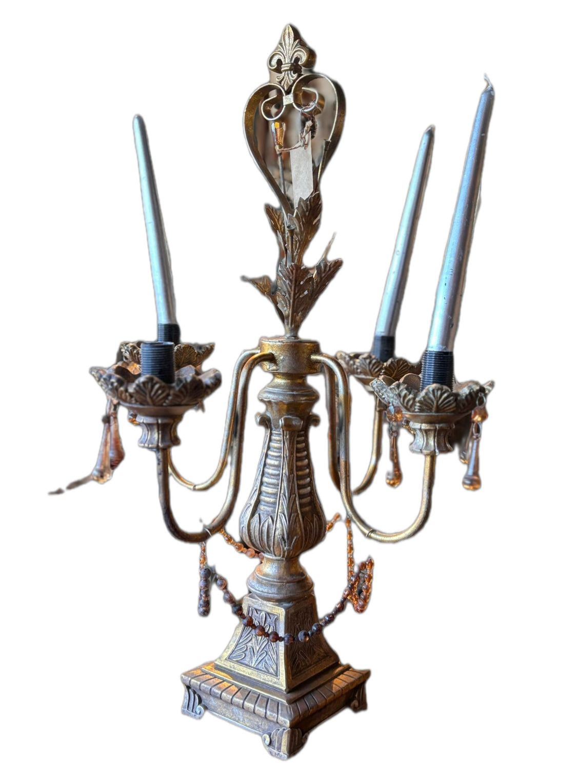CHANDELIER LIKE GOLD CANDLE HOLDER