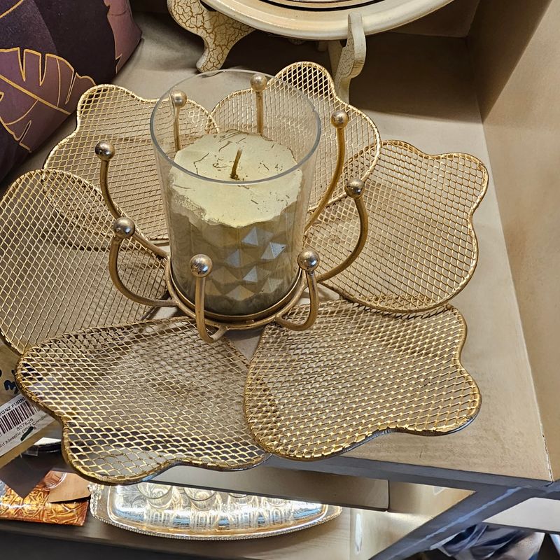 GOLD METALLIC PETAL CANDLE HOLDER