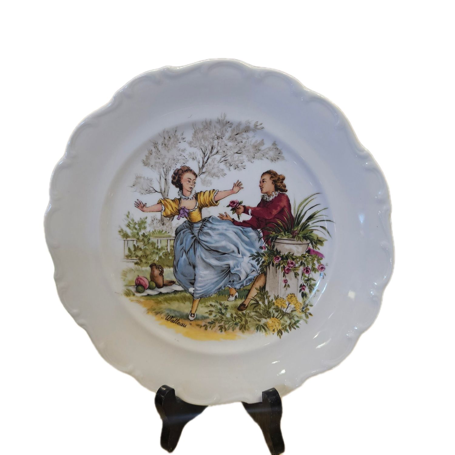 LIMOGES PLATE FEATURING ROMANTIC OR CLASSICAL SCENES WHITE