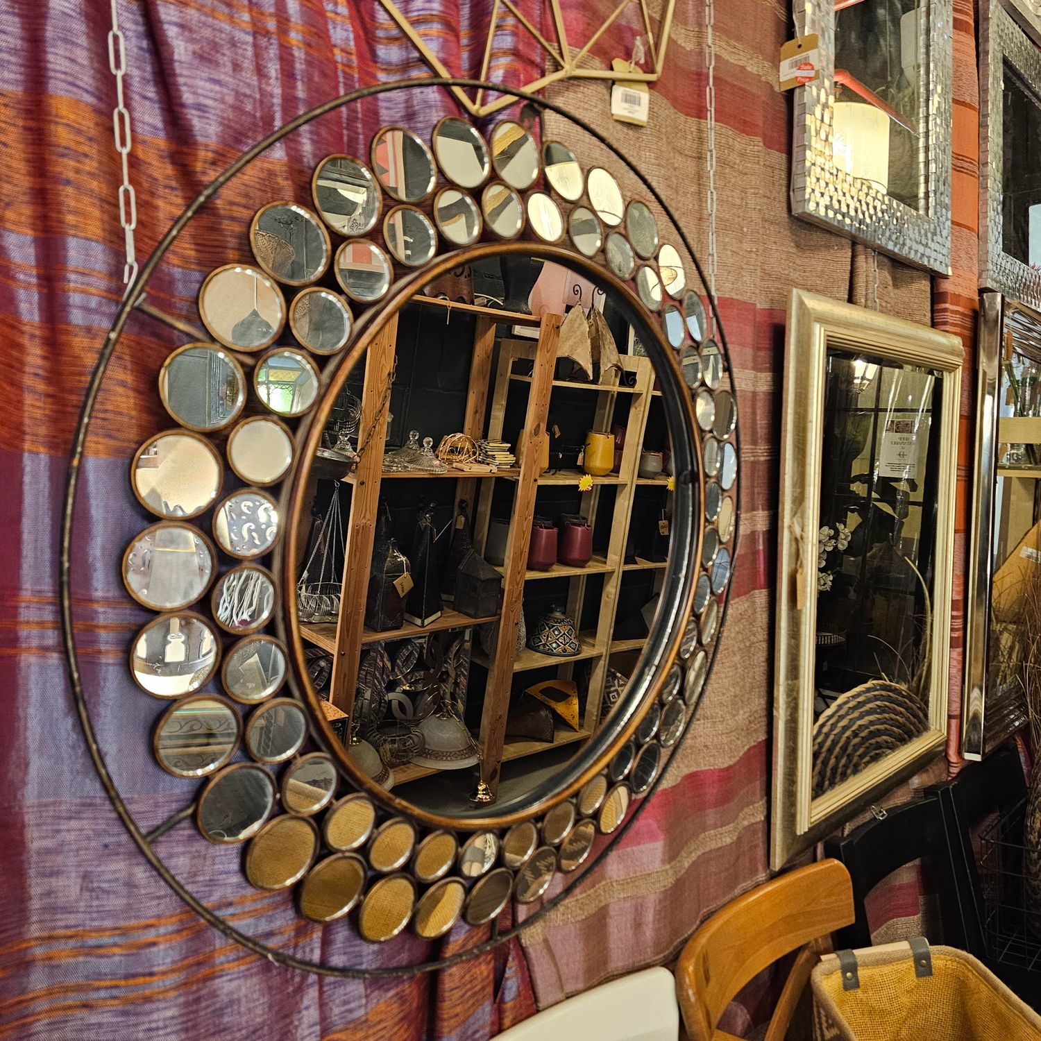 DECORATIVE ROUND MIRROR WITH TINY MIRROR ACCENT
