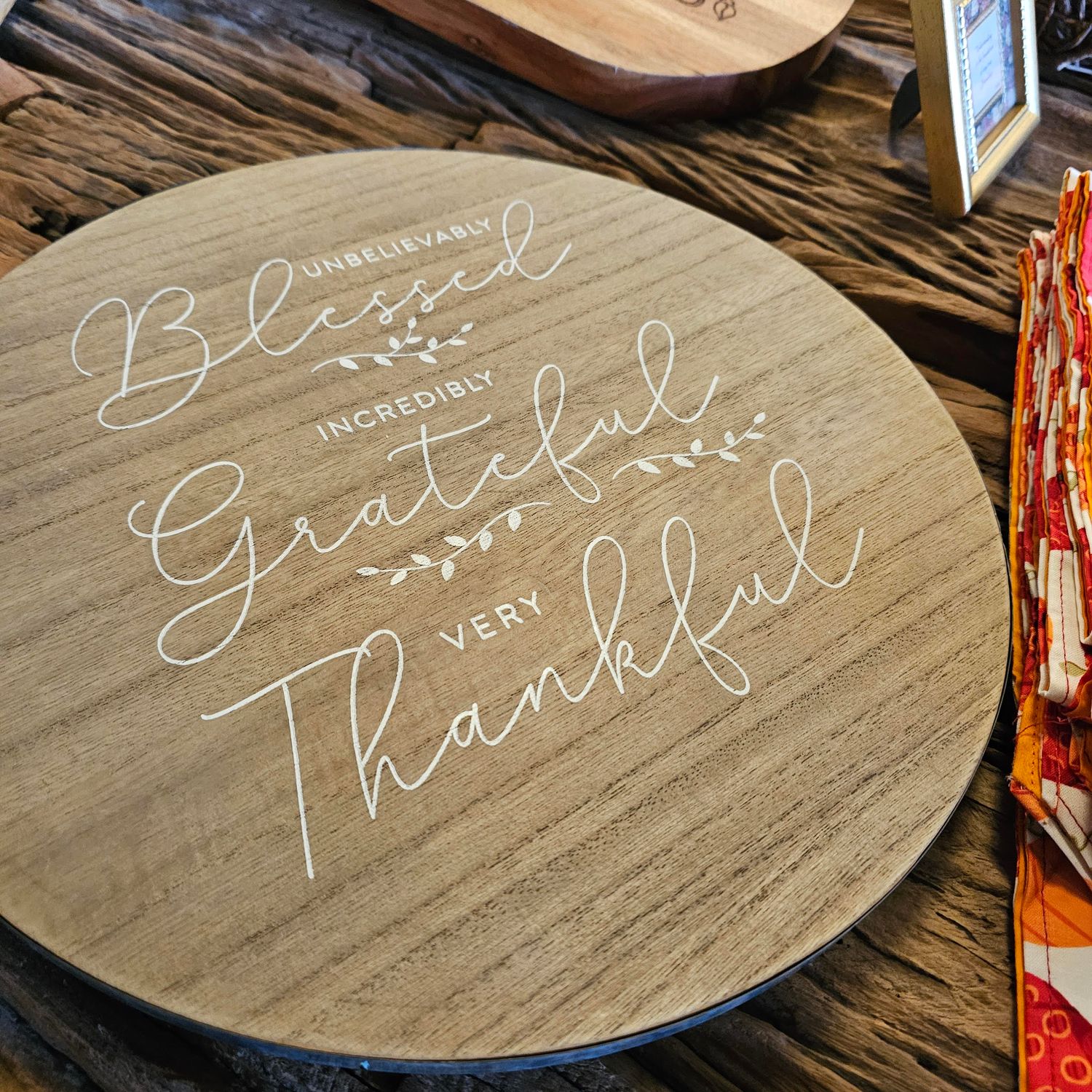 ROUND LADY SUZAN THANKS GIVING