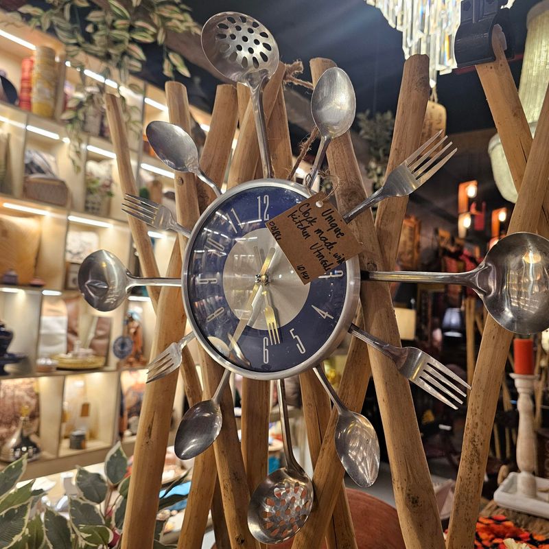 UNIQUE CLOCK MADE WITH  KITCHEN UTINSELS