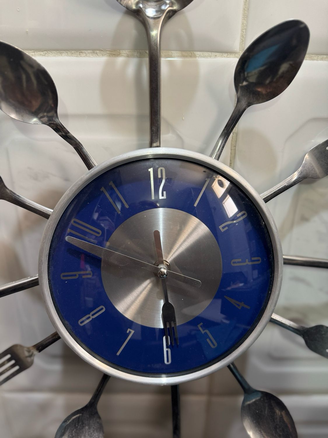UNIQUE CLOCK MADE WITH  KITCHEN UTINSELS