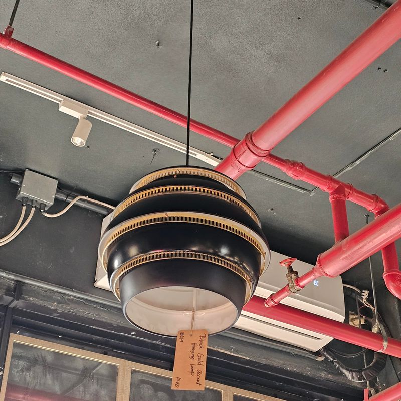 BLACK GOLD ACCENT HANGING LAMP