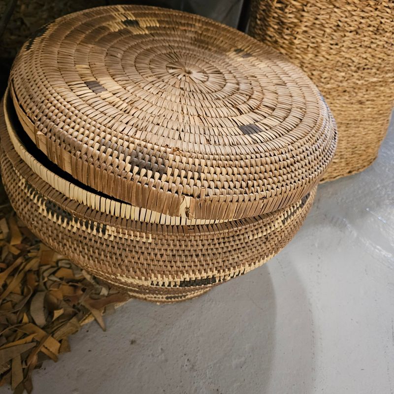 INDONESIAN BASKET WITH COVER