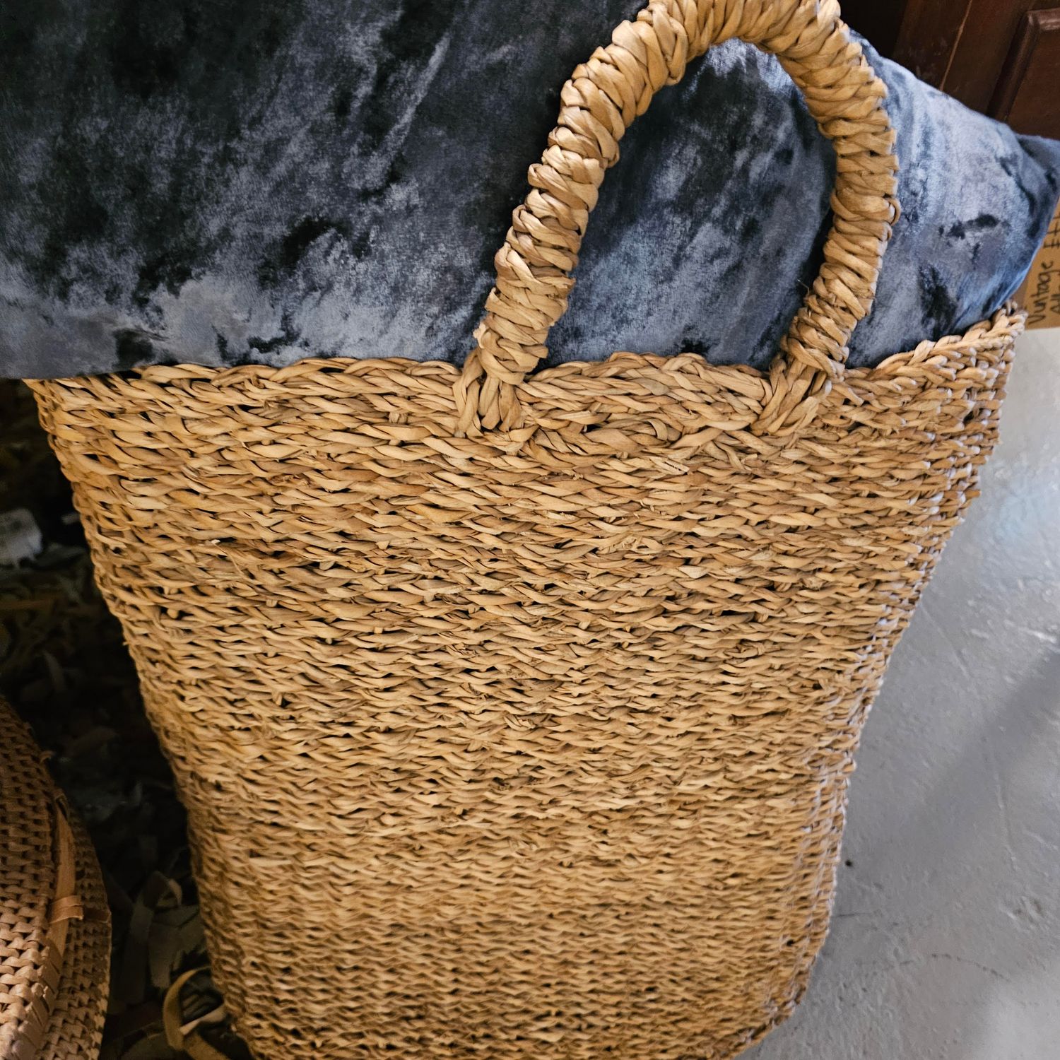 HAND WOVEN SHOPPER BAG